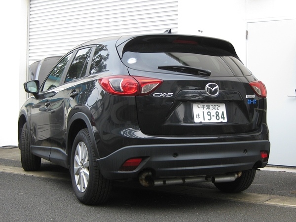 エンジンダイナモメータ(動力計)と試験エンジン